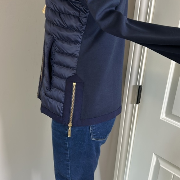 Lilly Pulitzer Darci Puffer Coat True Navy Blue Full Zip Pockets Gold Detail M - Picture 6 of 11